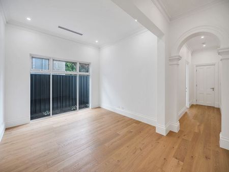 Brand new luxury family home - Photo 4