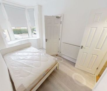 5 bed Semi-Detached House for Rent - Photo 6