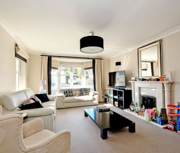 24 Northcote Avenue, AB15 7TN, Aberdeen - Photo 1