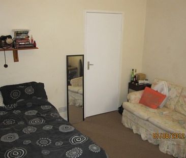 5 Bedroom Student house close to Wolverhampton University - Photo 6