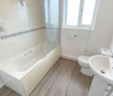 2 bedroom semi-detached house to rent - Photo 2