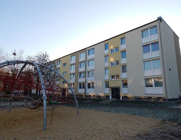 Mitten drin statt nur dabei: ansprechende 3-Zimmer-Wohnung (WBS) - Photo 1