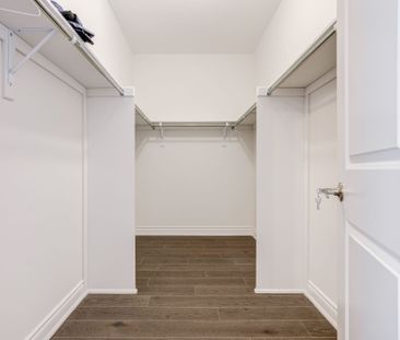 For Lease - 71 Maple Fields Circle, Aurora, Ontario - Photo 2