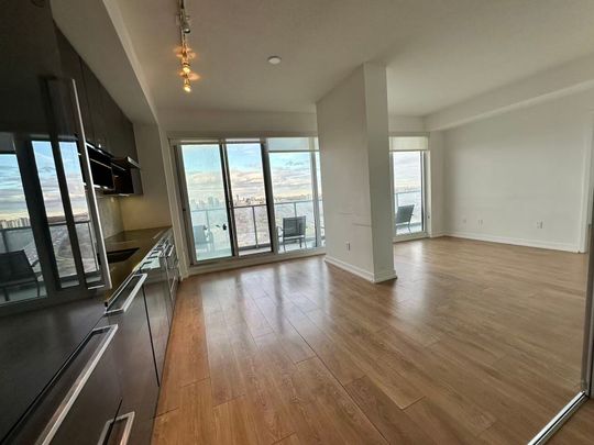 For Lease - 117 Mcmahon Drive Unit# 3511, Toronto, Ontario - Photo 1