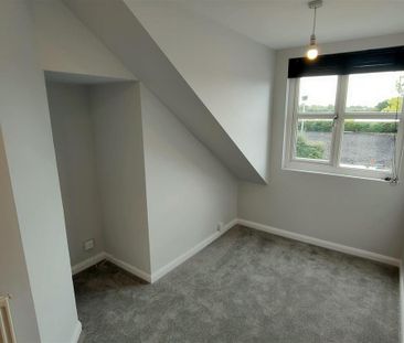 2 bedroom semi-detached house to rent - Photo 6