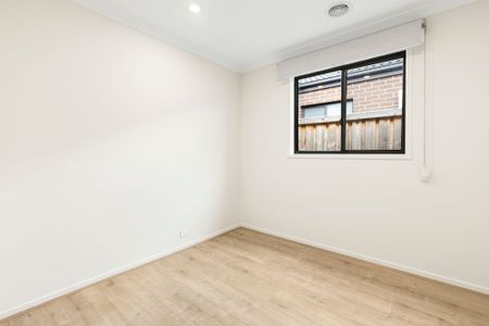5-minute walk from Donnybrook Station! - Photo 4