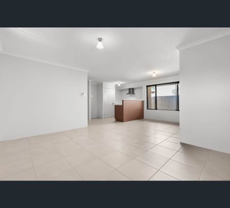 5 Ward Cresent, Kelmscott, WA 6111 - Photo 3