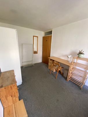 Room in a Shared House, Burgos Grove, SE10 - Photo 1