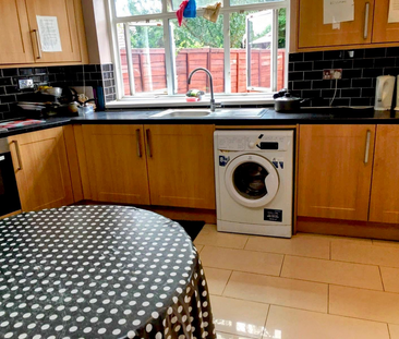 1 bedroom in a house share to rent - Photo 1