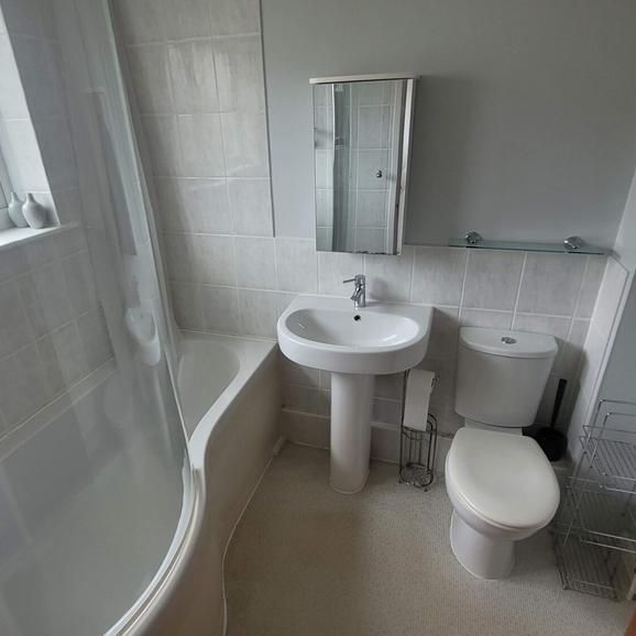 3 bedroom semi-detached house to rent - Photo 1