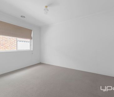 FAMILY HOME DESIRED BY ALL! - Photo 6