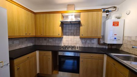 2 bedroom flat to rent - Photo 4