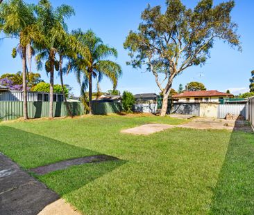 RENOVATED THREE BEDROOM HOME! - Photo 5