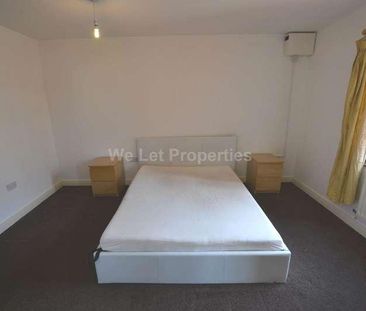 Lake House, Castlefield, M15 - Photo 3