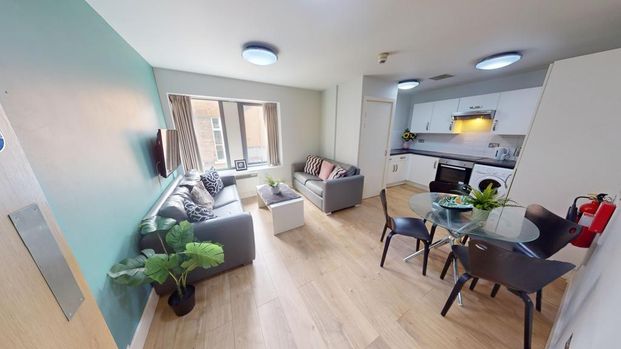 4 bedroom ground floor flat to rent - Photo 1