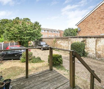 2 bedroom maisonette to rent - Photo 3