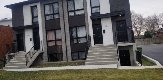 GRAND 3 ½ À LOUER DANS UN IMMEUBLE RECENT – DISPONIBLE 1ER DECEMBRE. - Photo 2