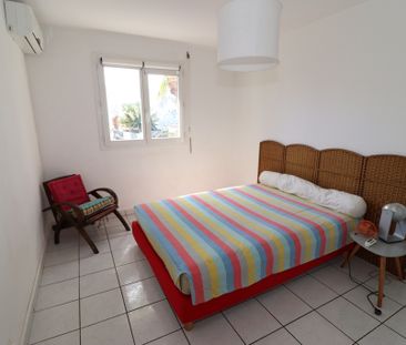 Location Appartement 3 pièces 74m² STE CLOTILDE 97490 - Photo 3
