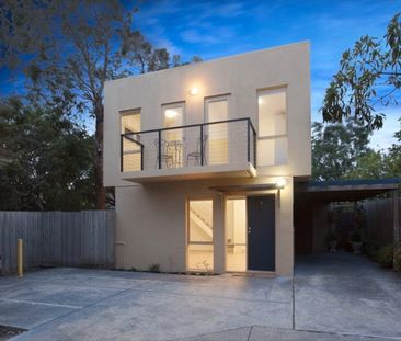 Modern 2BR Dual Level Home In The Heart Of Oakleigh - Photo 3