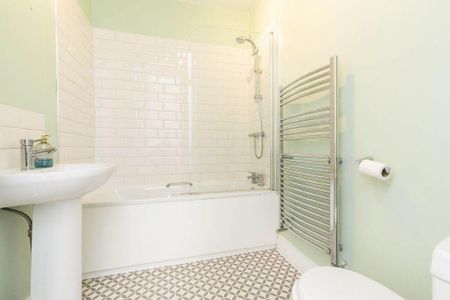 2 bedroom apartment to rent - Photo 5