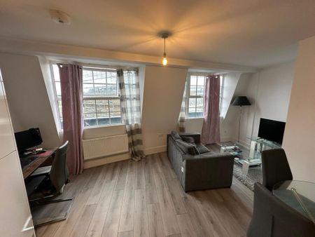 1 bedroom flat to rent - Photo 2