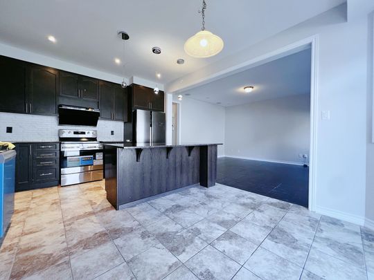 For Lease - 52 Sundragon Way, Barrhaven, Ontario - Photo 1