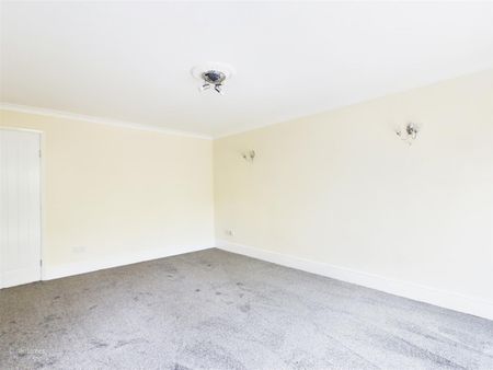 2 bedroom Maisonette to rent - Photo 4