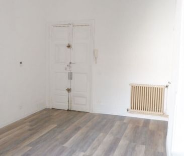 A LOUER APPARTEMENT T2 CENTRE- VILLE CARPENTRAS, - Photo 1