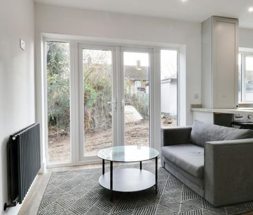 3 bedroom semi-detached house to rent - Photo 3