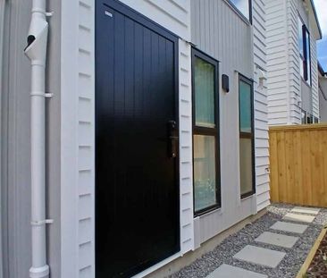 Brand new stunning four bedroom home Massey! - Photo 3