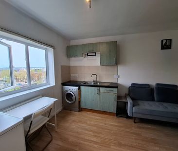 Studio Flat, The Ridgeway, NW9 - Photo 5