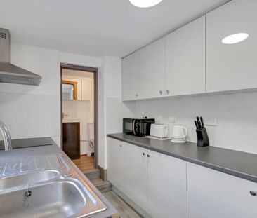 5 bedroom terraced house to rent - Photo 6