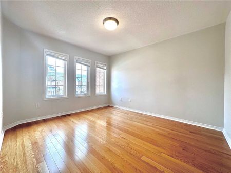 For Lease - 24 Revelstoke Crescent, Richmond Hill, Ontario - Photo 3