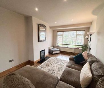 Featherstone Crescent, Shirley, Solihull, B90 - Photo 2