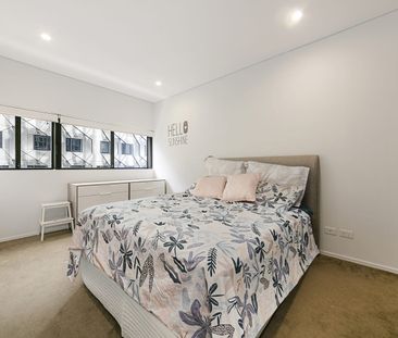 Huge 1 bedroom plus Study - Photo 4