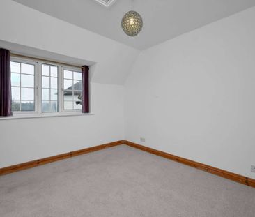 Located in an exclusive Guildford location and close to fantastic r... - Photo 5