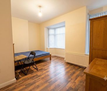 4 bedroom terraced house to rent - Photo 3