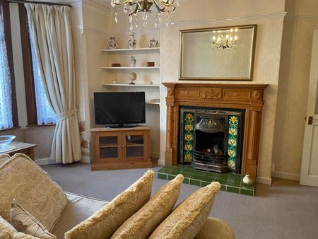 2 bedroom Semi Detached house for rent - Photo 3