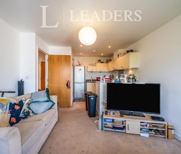 1 bedroom flat to rent - Photo 2