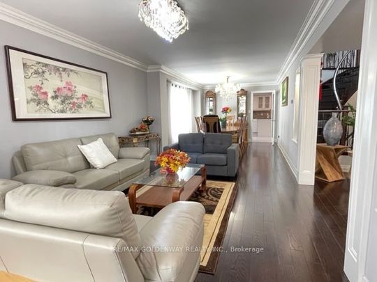 For Lease - 2 Edinburgh Drive, Richmond Hill, Ontario - Photo 1