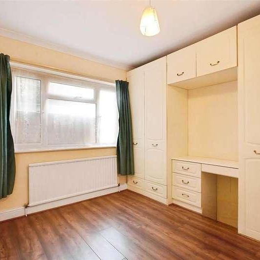 Otterburn Gardens, Isleworth, TW7 - Photo 1