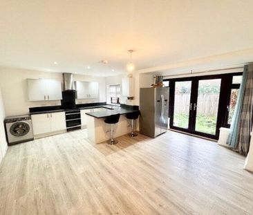 Vicarage Road, Hornchurch, RM12 4AT, Property for rent - Photo 2