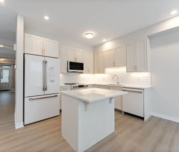 For Lease - 364 Les Emmerson Drive, Barrhaven, Ontario - Photo 4