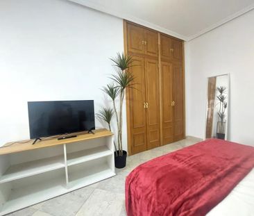 Calle Sanz Raso, Madrid, Community of Madrid 28038 - Photo 2