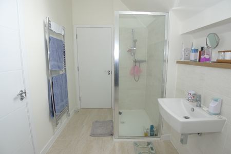 Property to let in Dundee - Photo 2