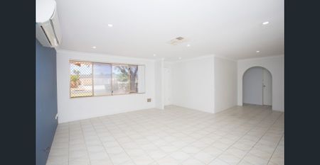 3 Bedroom House! - Photo 4