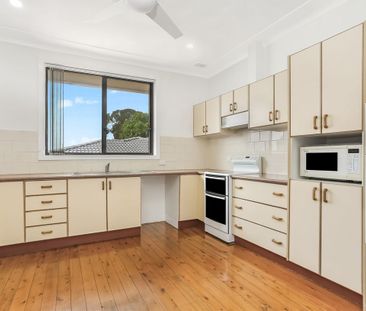 VILLA IN PRIME LOCATION ! - Photo 1