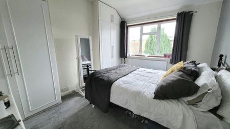 3 bedroom semi-detached house to rent - Photo 5