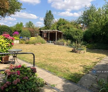 1 bedroom in a house share to rent - Photo 4