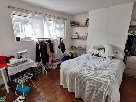 5 Bed Terraced House, Islingword Street, BN2 - Photo 2